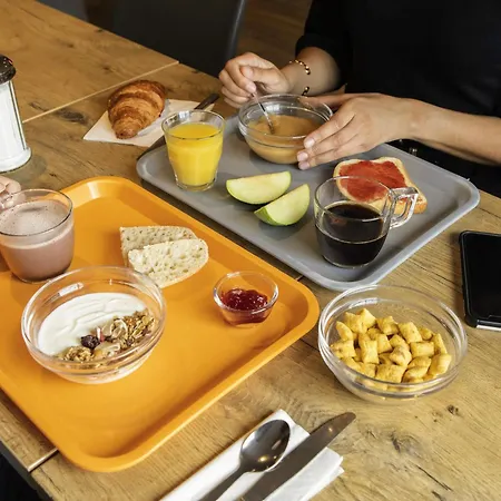 Hotelf1 Porte De Chatillon * París