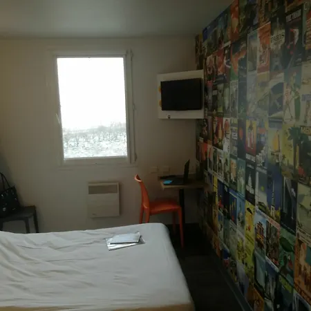 Hotelf1 Porte De Chatillon Otel Paris
