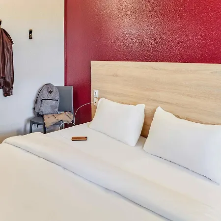 Hotel Hotelf1 Porte De Châtillon Paris
