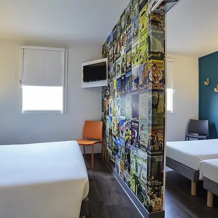 Hotelf1 Porte De Chatillon Отель