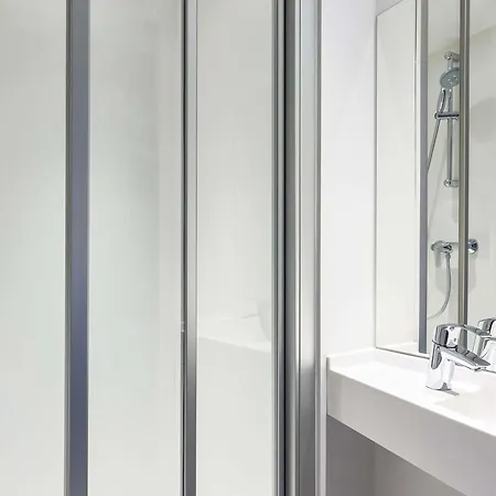 Hotelf1 Porte De Chatillon