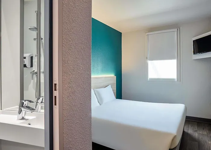 Hotelf1 Porte De Châtillon Paris