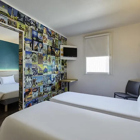 酒店 巴黎沙蒂永门f1酒店 *