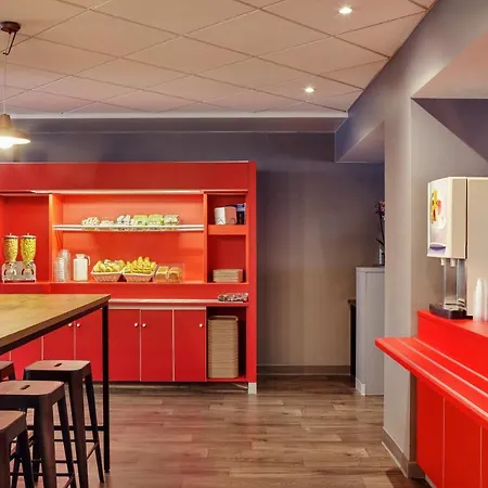 巴黎沙蒂永门f1酒店 *