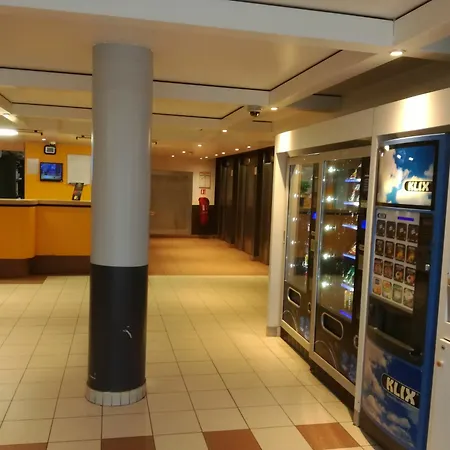 巴黎沙蒂永门f1酒店 酒店